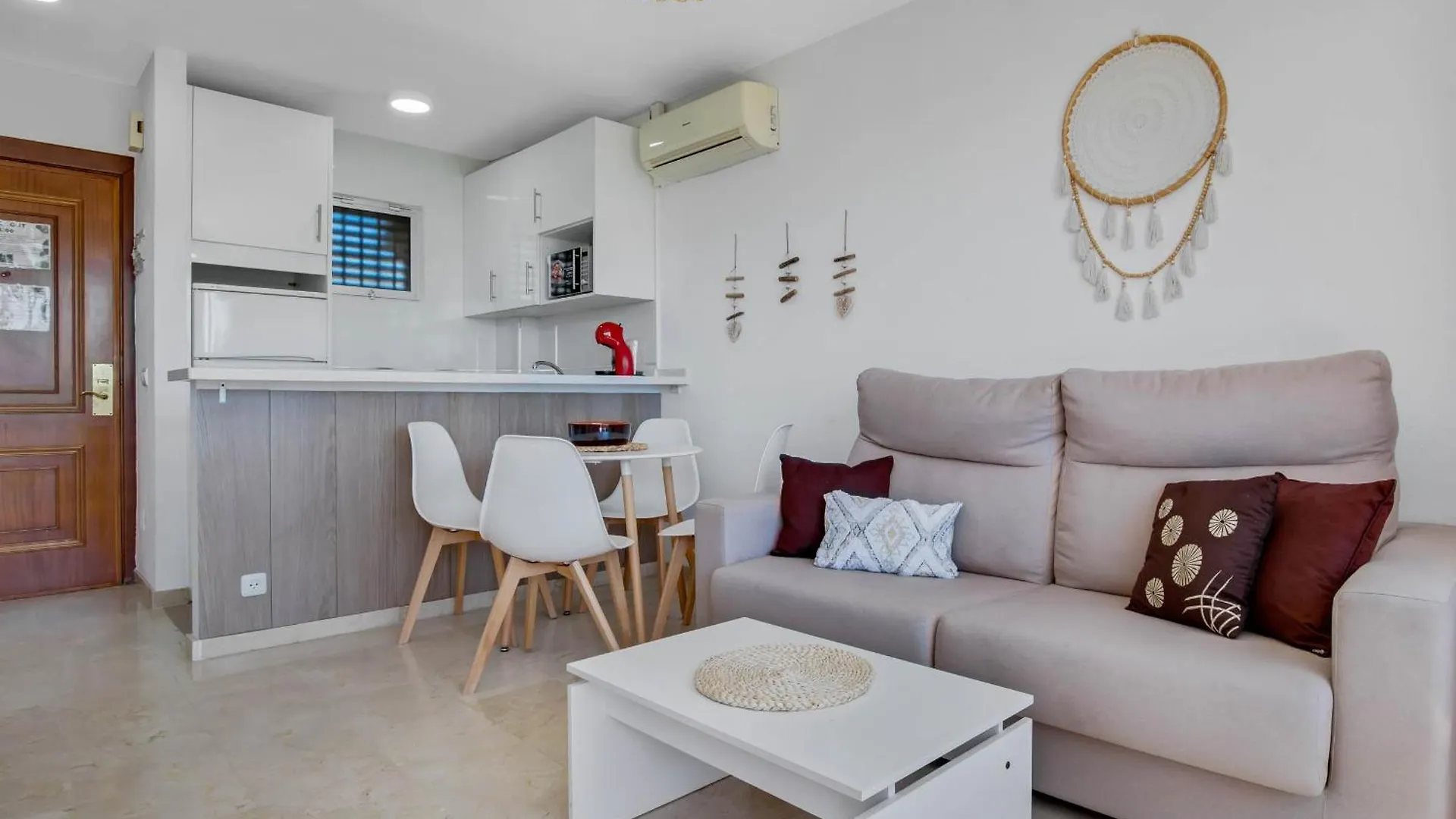 Apartament Vistamarina 403A By Ivi Real Estate Torremolinos 0*,  Hiszpania